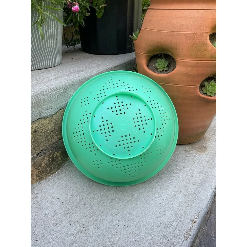 Tupperware Jade Green  Strainer Colander 339 Plastic Made in USA Vintage‎